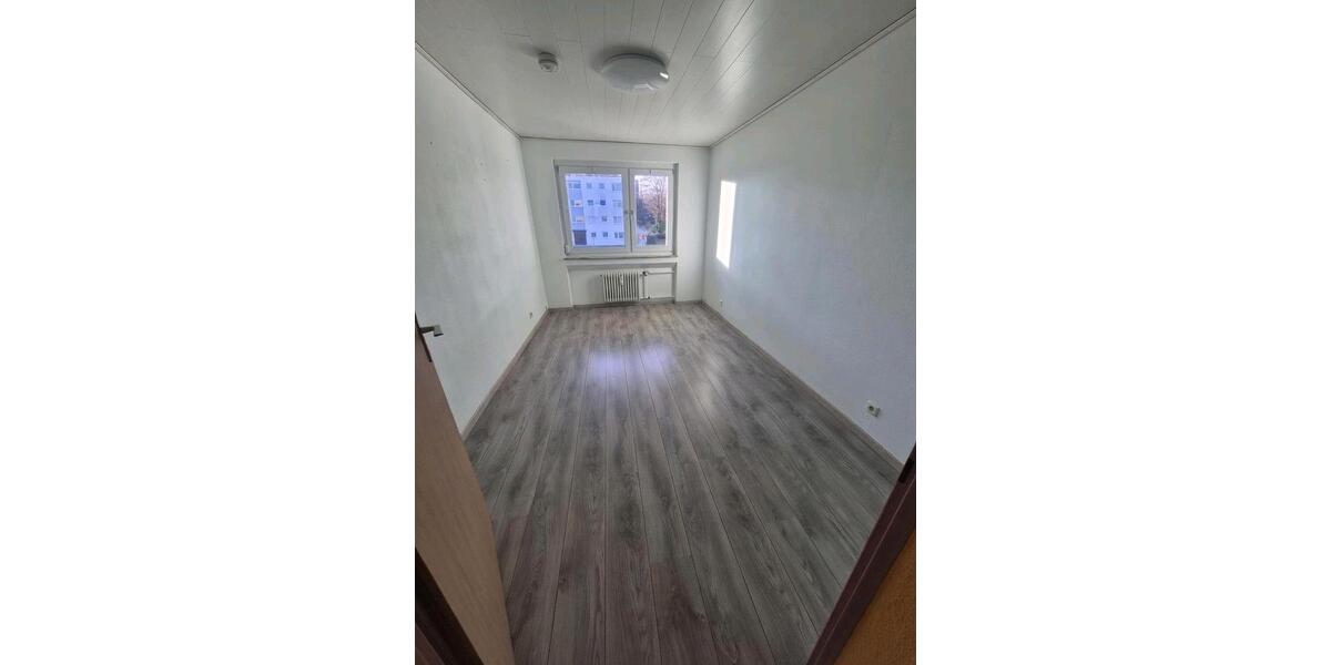 Etagenwohnung Böblingen - 4 Zimmer, 93 m&sup2;, 1.400&euro; | Angebot:24836825