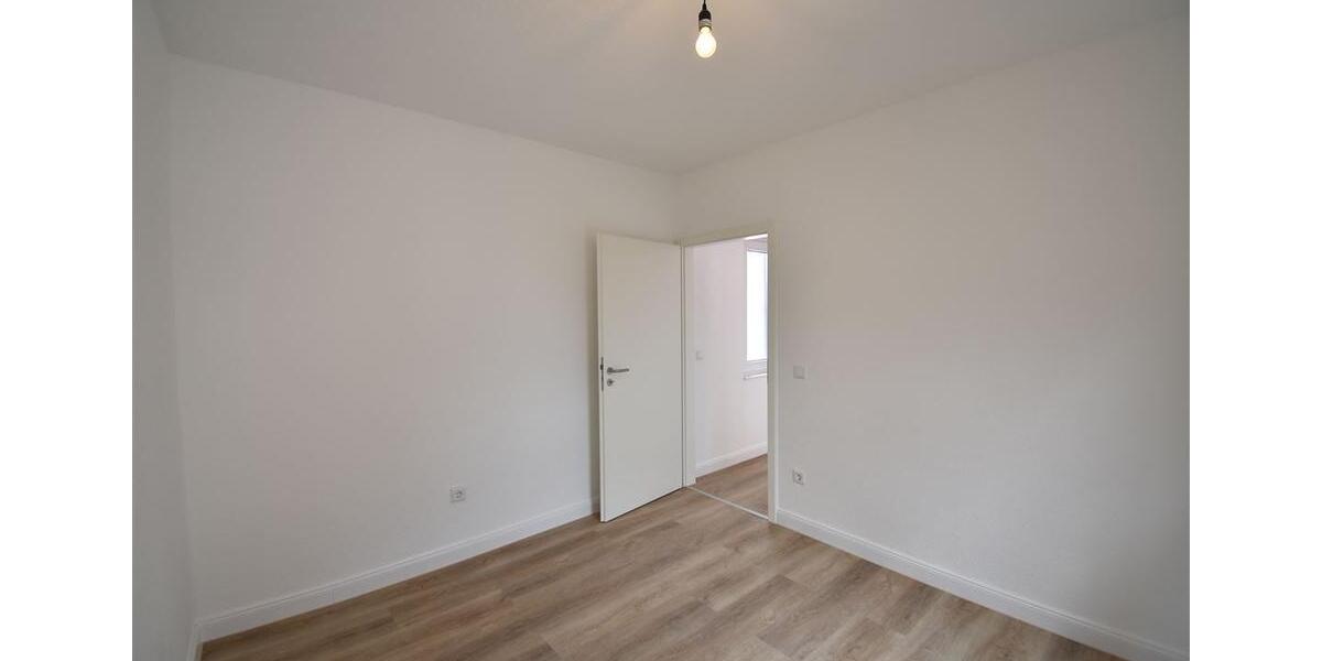Etagenwohnung Duisburg Beeck - 5 Zimmer, 120 m&sup2;, 995&euro; | Angebot:24689415