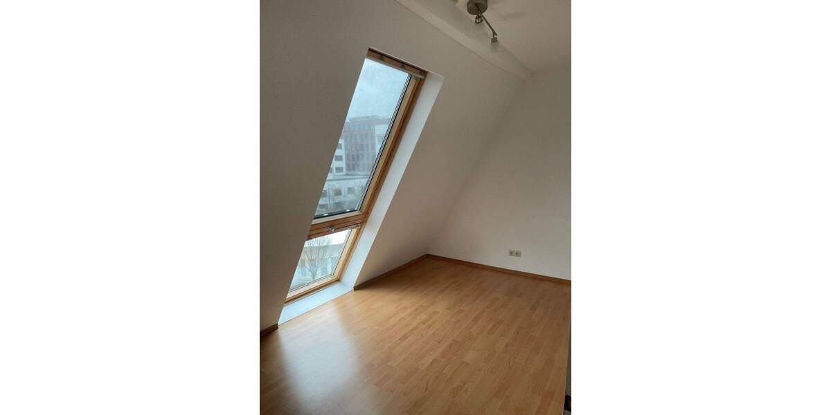 Charmante zwei-Zimmer DG-Wohnung in Köln-Braunsfeld mit Gartennutzung - Bitte nur schriftliche Bewerbungen - 2 zimmer