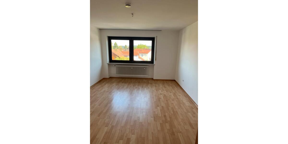 Etagenwohnung Eggenfelden - 3 Zimmer, 87 m&sup2;, 725&euro; | Angebot:26222533