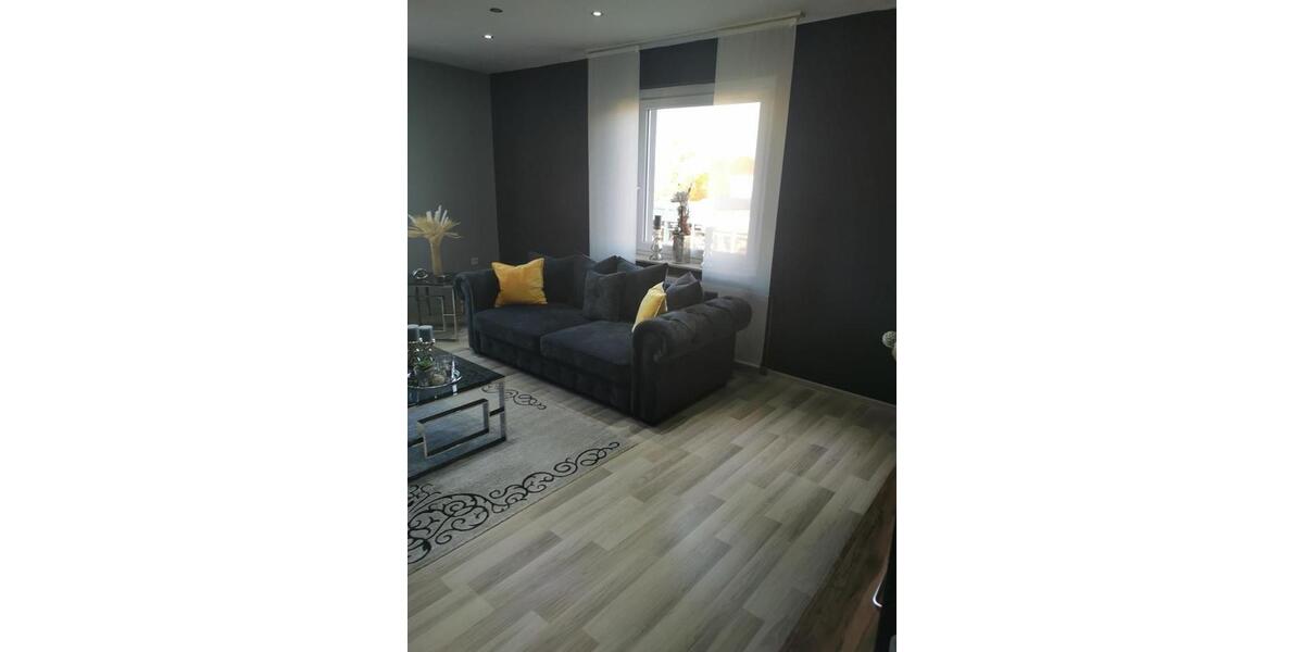 Etagenwohnung Brakel - 1 Zimmer, 140 m&sup2;, 1.200&euro; | Angebot:26036380