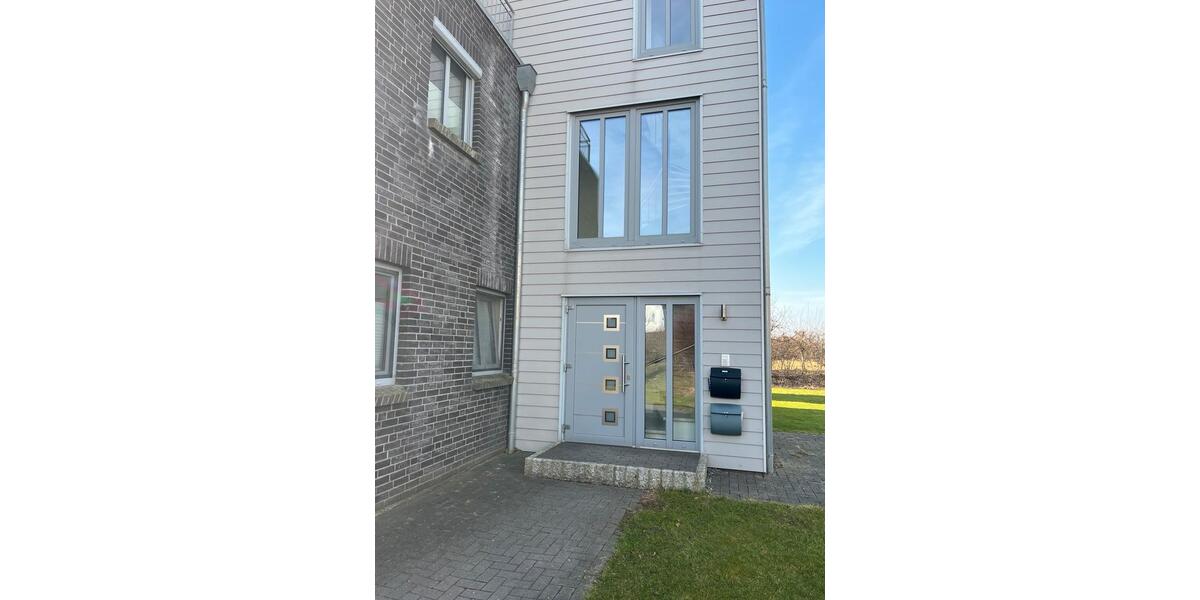 Etagenwohnung Husum - 3 Zimmer, 78 m&sup2;, 975&euro; | Angebot:26125835
