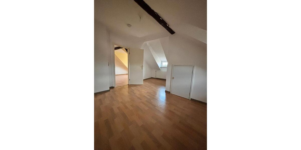 Dachgeschoßwohnung Ballenstedt - 2 Zimmer, 68 m&sup2;, 410&euro; | Angebot:26278048