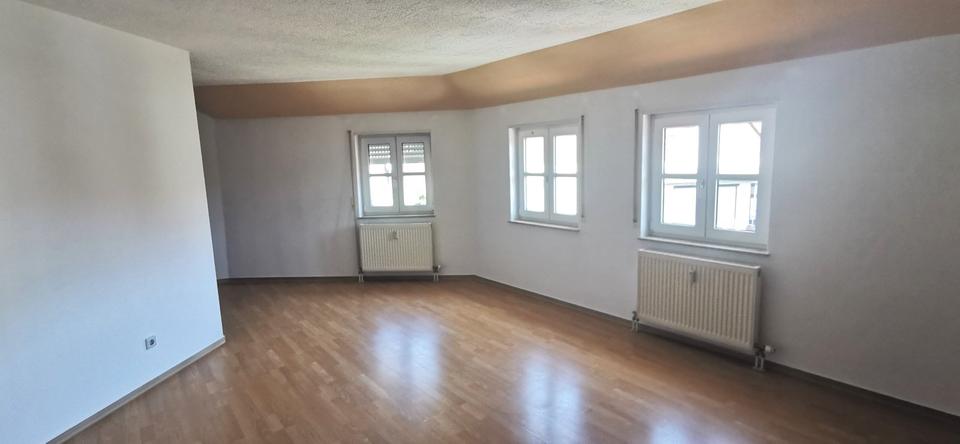 Dachgeschoßwohnung Torgau - 2 Zimmer, 65 m&sup2;, 420&euro; | Angebot:25907367