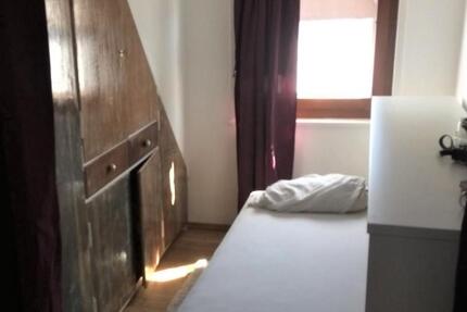 Günstige Mitwohnmöglichkeit als SchlafplatzZwischenlösung frei 1 zimmer