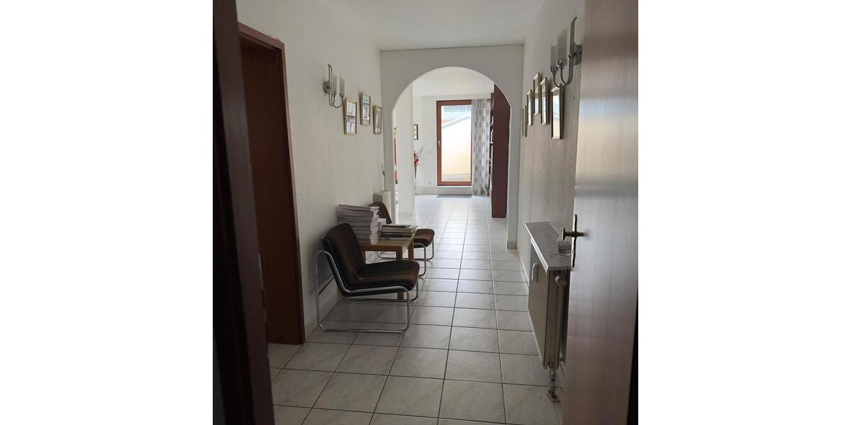 Dachgeschoßwohnung Bad Kreuznach Bad Münster am Stein-Ebernburg - 4.5 Zimmer, 170 m&sup2;, 1.100&euro; | Angebot:25963038