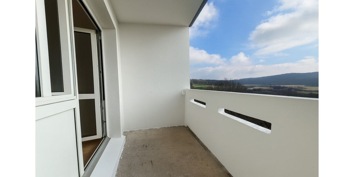 Helle 4-Raum-Wohnung mit Balkon, Naturidylle und Stellplatz – Nähe Erfurt, Weimar & Arnstadt zu vermieten! 4 zimmer