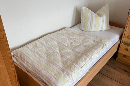Wohnen auf Zeit Meerane - 4 Zimmer, 80 m&sup2;, 14&euro; | Angebot:26680613