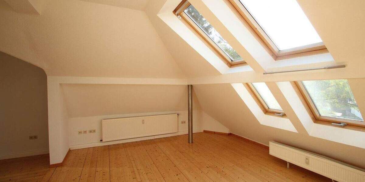 OSTVIERTEL, An der Schillerwiese, Sonnige 2-Zimmer-Dachgeschoß-Whg, HL E5 2 zimmer