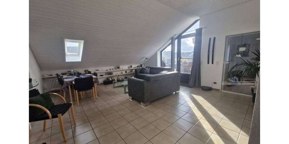 Schöne Wohnung mit Einbauküche und Dachterasse am Jungbornpark 3 zimmer