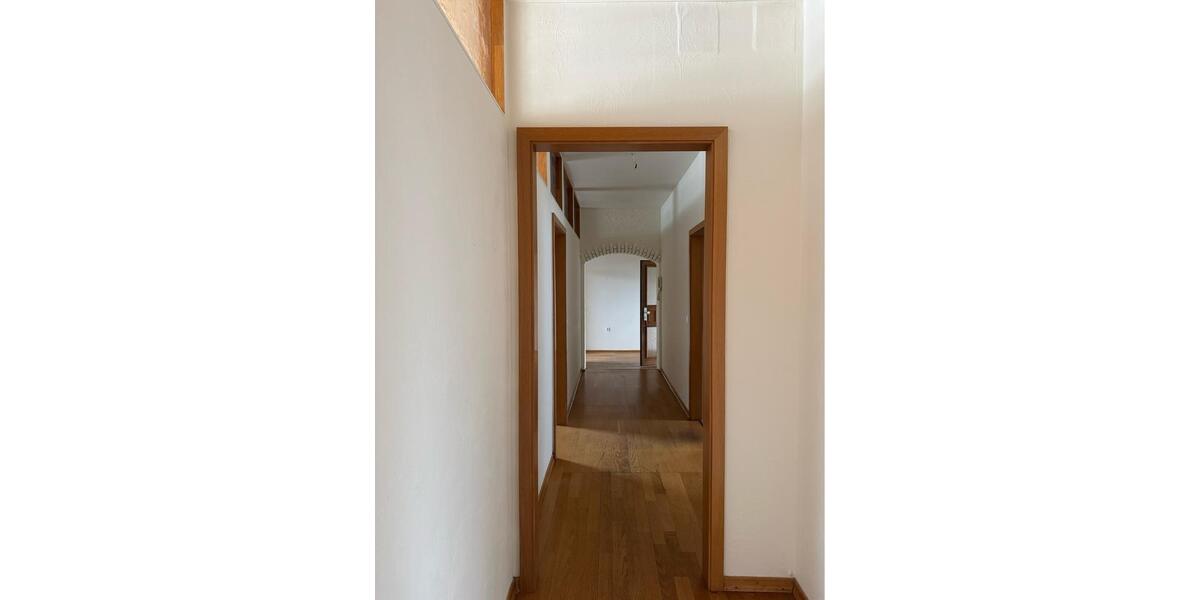 Etagenwohnung Düsseldorf Stadtbezirk 9 - 3 Zimmer, 120 m&sup2;, 900&euro; | Angebot:24535472
