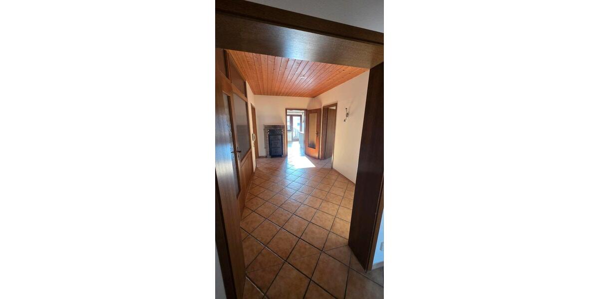 Dachgeschoßwohnung Meckesheim - 4 Zimmer, 134 m&sup2;, 1.500&euro; | Angebot:26007783