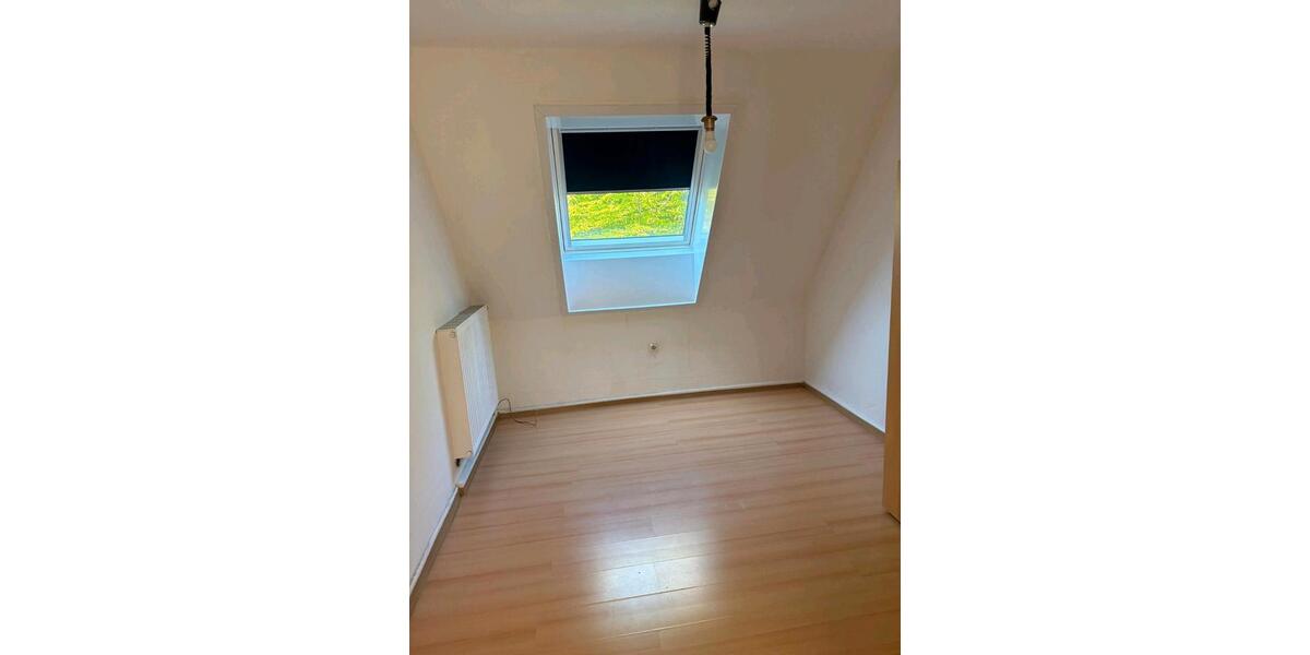 Dachgeschoßwohnung Wiehl - 2 Zimmer, 35 m&sup2;, 300&euro; | Angebot:26598029