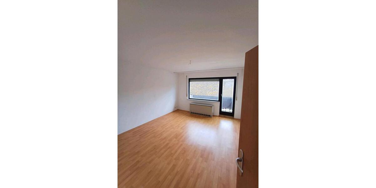 Etagenwohnung Weilrod - 4 Zimmer, 89 m&sup2;, 950&euro; | Angebot:25838006