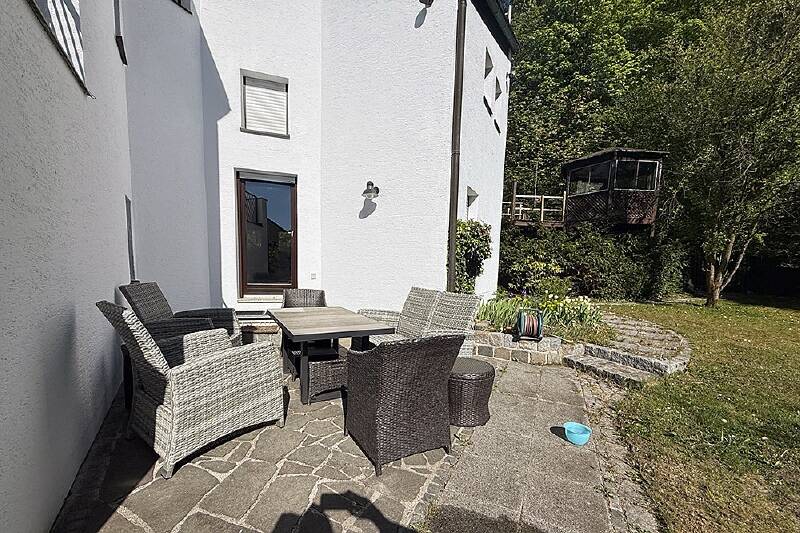 Mehrfamilienhaus, Wohnhaus Gauting - 6 Zimmer, 230 m&sup2;, 3.290&euro; | Angebot:26499189