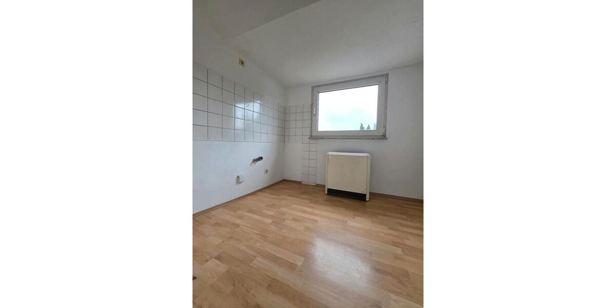 Gemütliche, renovierte 2,5-Zimmer-Wohnung im Dachgeschoss 2 zimmer