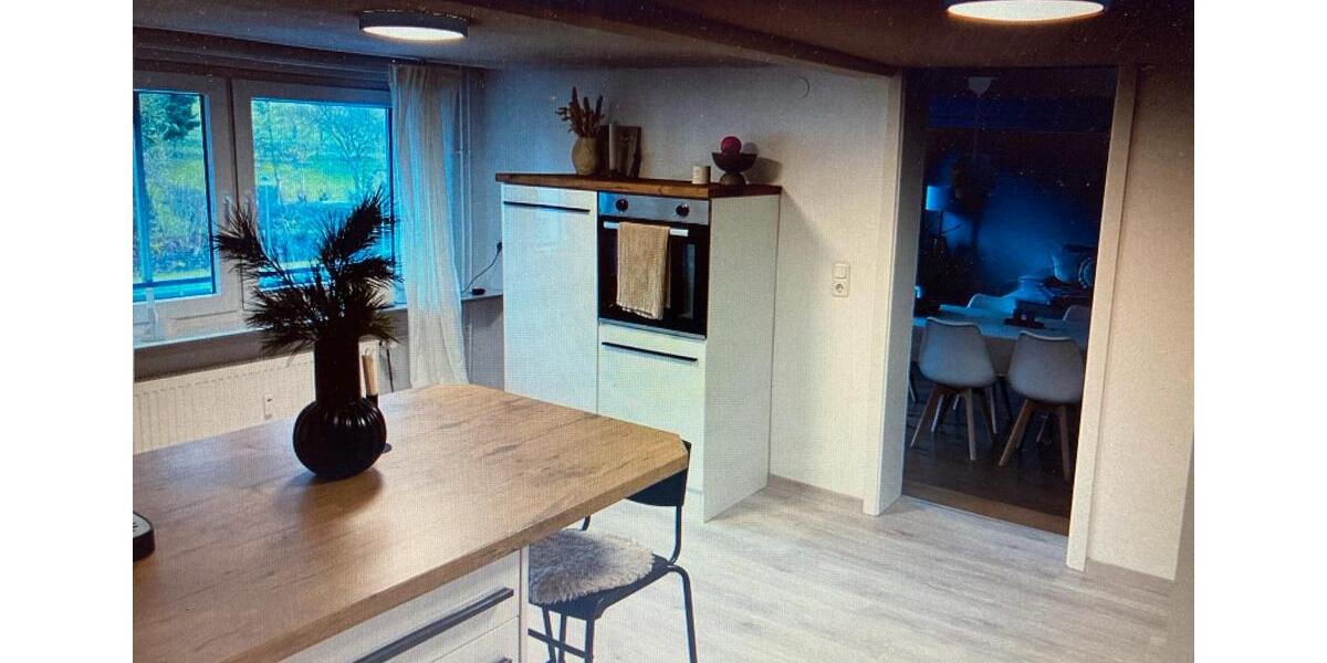 Vermiete neu renovierte 4 Zimmerwohnung 120m2 in Bad Endbach 4 zimmer