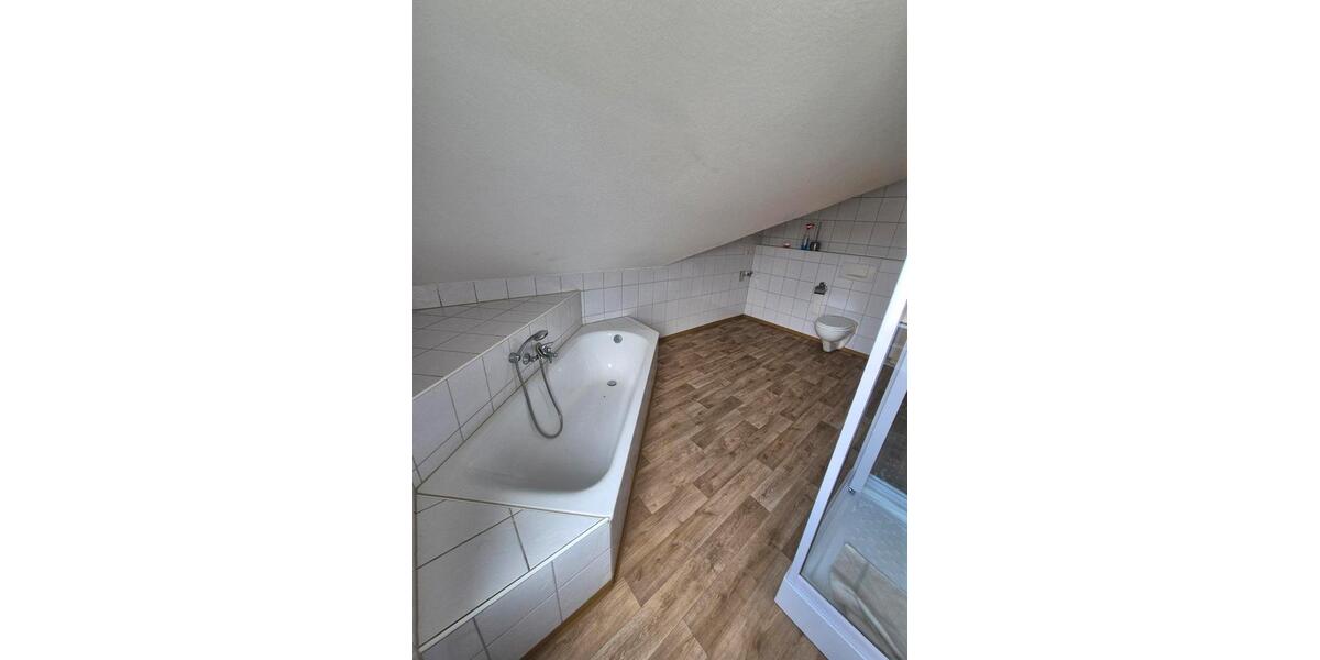 Dachgeschoßwohnung Plößberg - 4 Zimmer, 85 m&sup2;, 650&euro; | Angebot:26226853