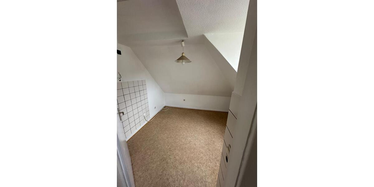 Dachgeschoßwohnung Butzbach - 3 Zimmer, 750&euro; | Angebot:21877612