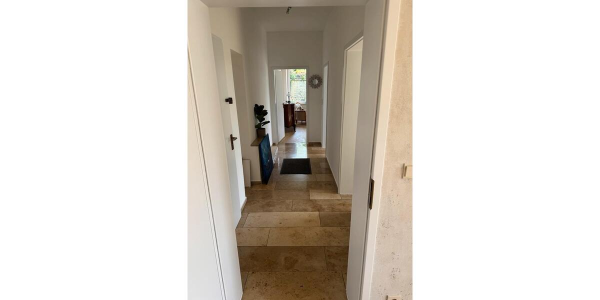 Etagenwohnung Wiesbaden - 2 Zimmer, 67 m&sup2;, 1.100&euro; | Angebot:26594332