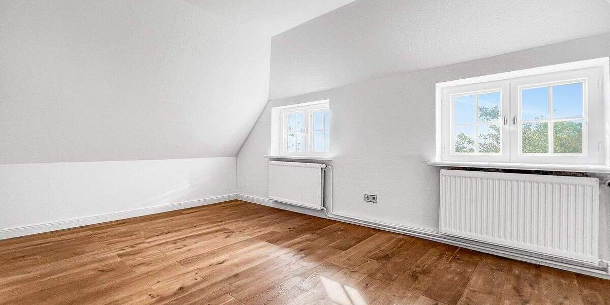 Einfamilienhaus Emmelsbüll-Horsbüll Horsbüll - 7 Zimmer, 275 m&sup2;, 2.150&euro; | Angebot:25689307