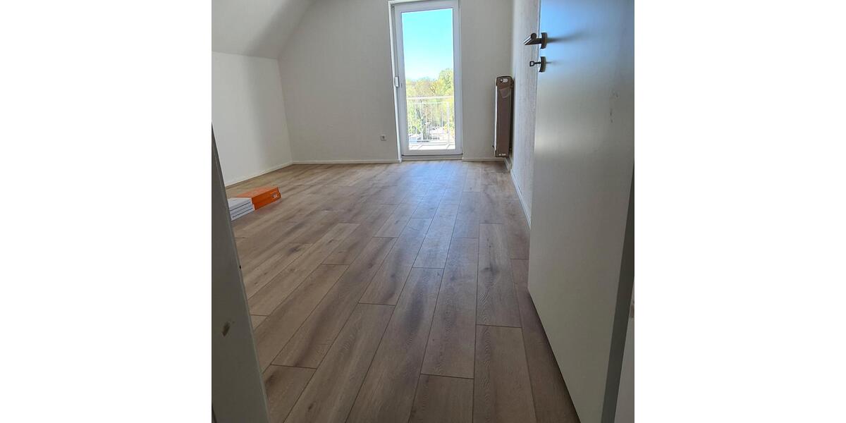 Dachgeschoßwohnung Leonberg - 2 Zimmer, 54 m&sup2;, 860&euro; | Angebot:26567986