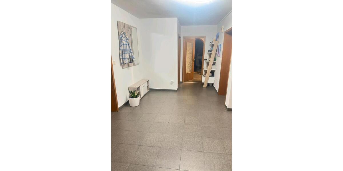 Erdgeschoßwohnung Marktredwitz - 5 Zimmer, 123 m&sup2;, 1.000&euro; | Angebot:25566441