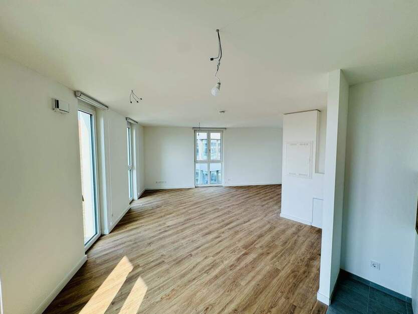 Charmante und Helle Wohnung mit großem Sonnenbalkon im Erstbezug! 2 zimmer