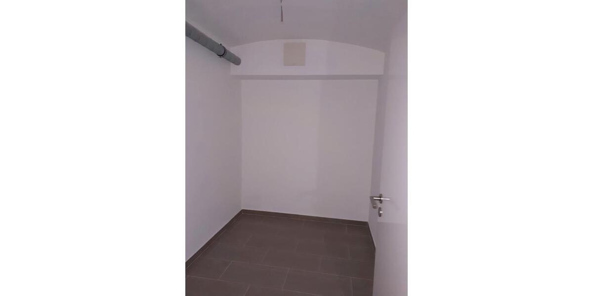 Etagenwohnung Halle (Saale) - 4 Zimmer, 152 m&sup2;, 1.520&euro; | Angebot:26644843