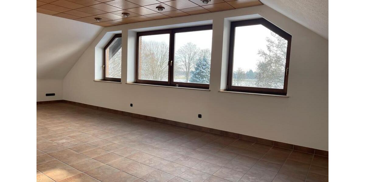 Dachgeschoßwohnung Mönchengladbach - 2 Zimmer, 70 m&sup2;, 690&euro; | Angebot:24454370