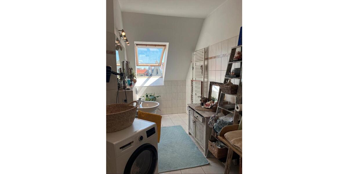 Dachgeschoßwohnung Berlin Friedrichshain-Kreuzberg - 3 Zimmer, 100 m&sup2;, 2.000&euro; | Angebot:26022400