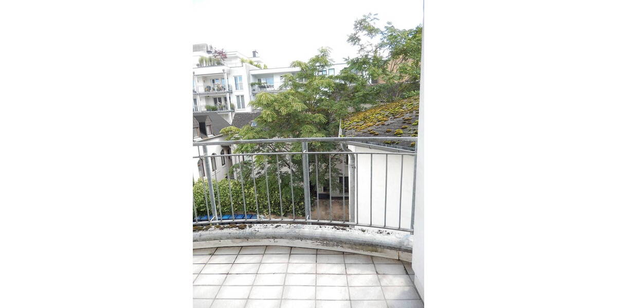 Trier Innenstadt 3 ZKB 86,64 qm, Balkon DG 2. OG o. Fahrstuhl, ruhig, nur mit Wohnberechtigungsschein 3 zimmer