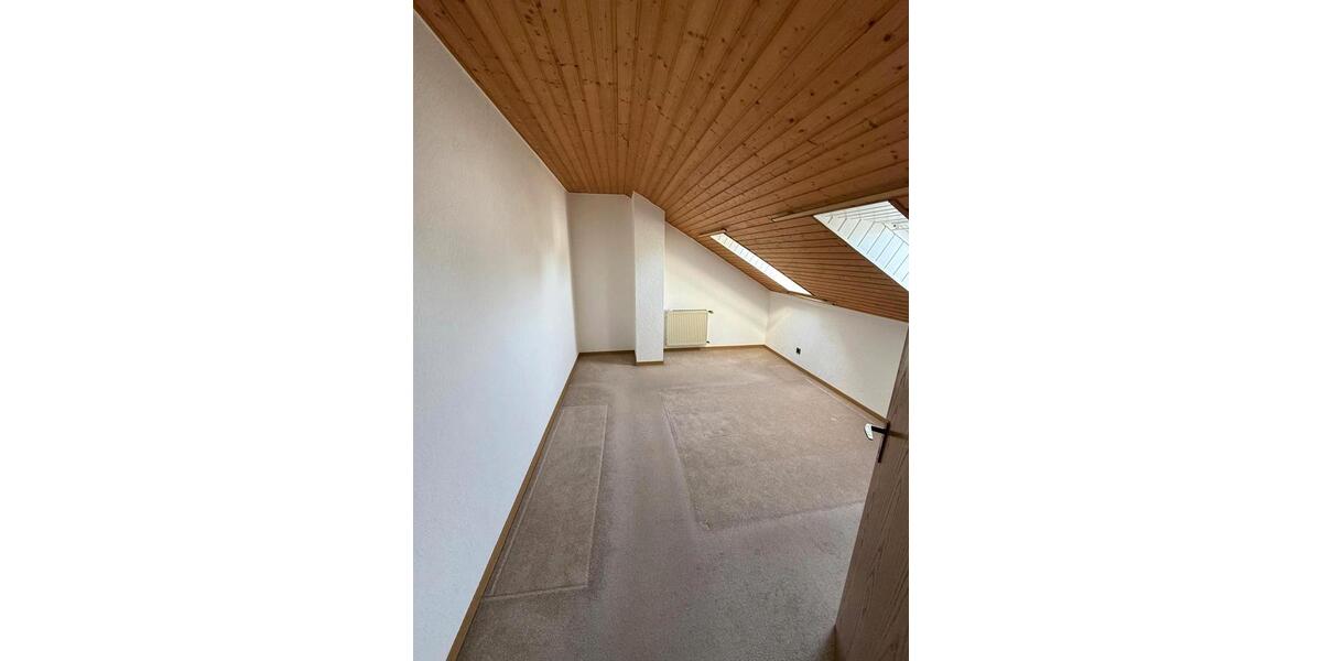 Dachgeschoßwohnung Sinzig - 2.5 Zimmer, 100 m&sup2;, 800&euro; | Angebot:26621581