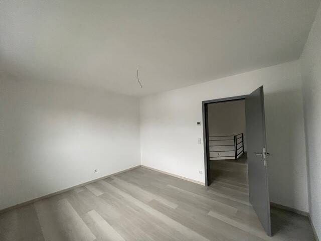 Doppelhaushälfte Leopoldshöhe - 5 Zimmer, 146 m&sup2;, 1.700&euro; | Angebot:26751950
