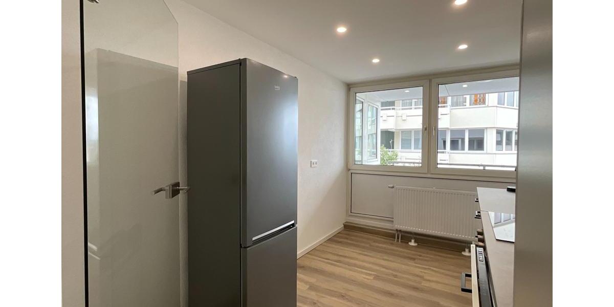 Wohnen auf Zeit Sindelfingen - 4 Zimmer, 100 m&sup2;, 2.550&euro; | Angebot:26444388