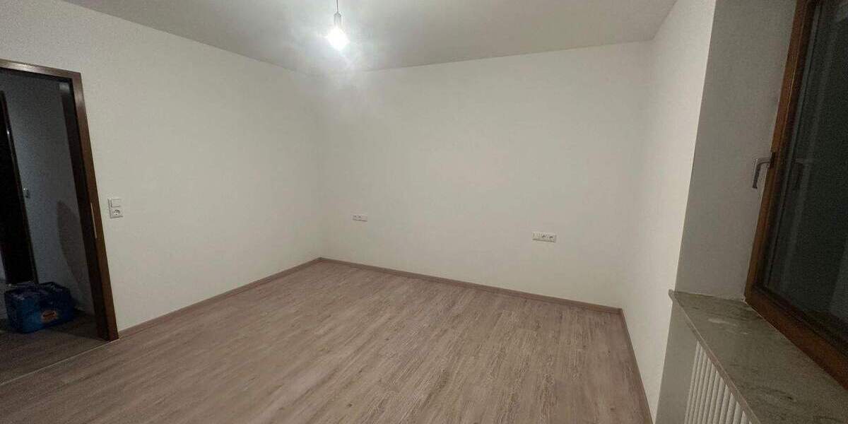 Attraktive neu sanierte 2 ZKB Wohnung mit Einbauküche und Balkon 2 zimmer