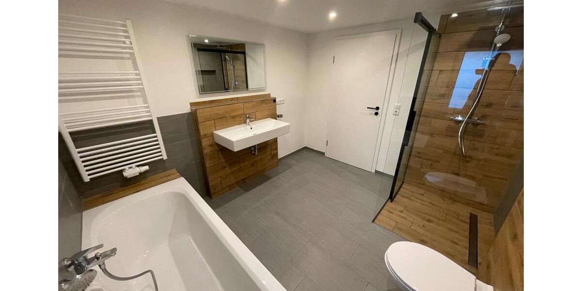 Hochparterre Arnbruck - 5.5 Zimmer, 250 m&sup2;, 1.190&euro; | Angebot:24024657