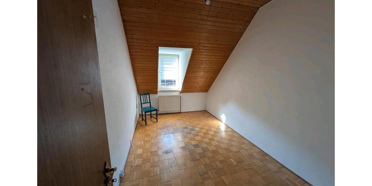 Dachgeschoßwohnung Karlsruhe Südstadt - 4 Zimmer, 70 m&sup2;, 420&euro; | Angebot:26626715