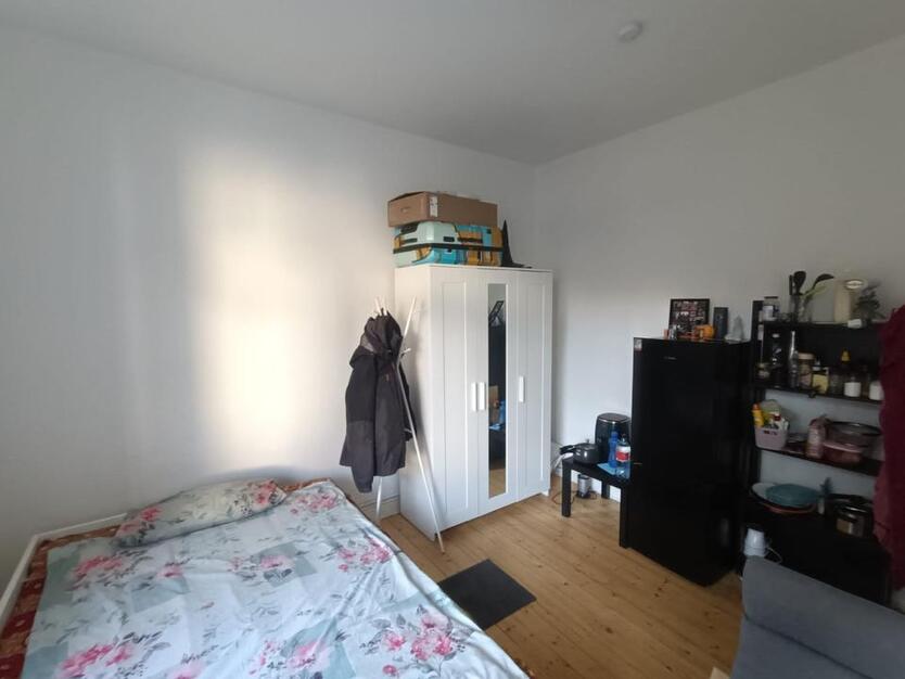 1 Zimmer in einer 3er-WG ab November 1 Room in 3-Shared Apartment zimmer