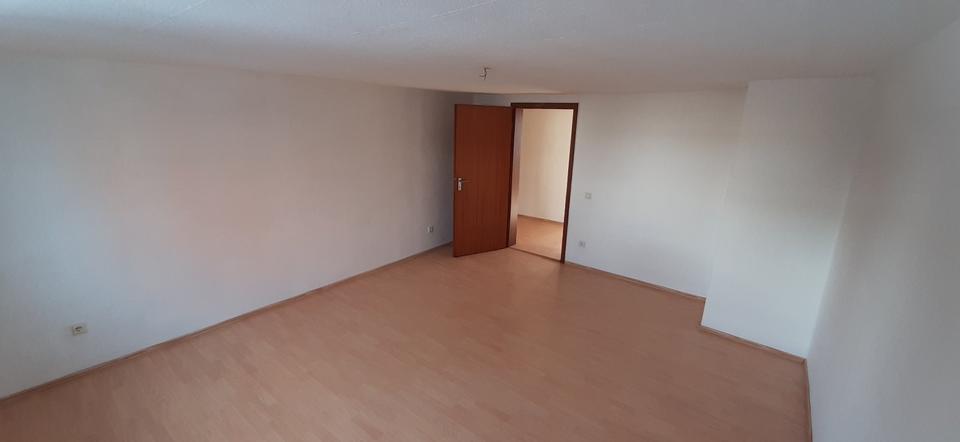 Etagenwohnung Einbeck - 3 Zimmer, 83 m&sup2;, 450&euro; | Angebot:26368160