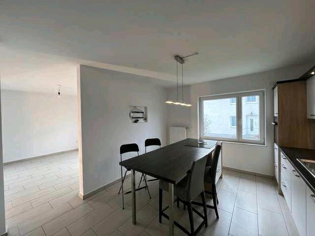 Helle Wohnung mit Balkon und Garage in Neumarkt-Sankt Veit 3 zimmer