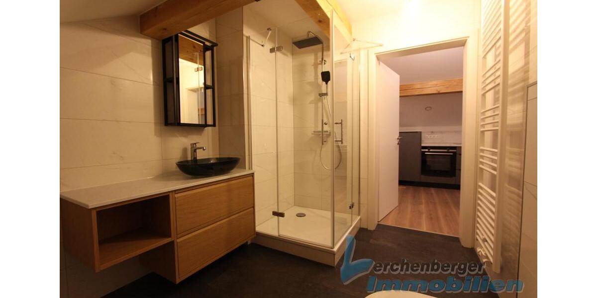 Dachgeschoßwohnung Osterhofen - 3 Zimmer, 66 m&sup2;, 600&euro; | Angebot:24109867