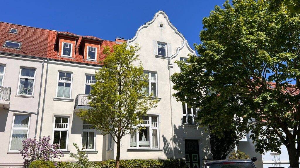 Etagenwohnung Rostock Stadtmitte - 3 Zimmer, 127 m&sup2;, 1.600&euro; | Angebot:26840859