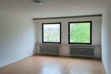 Zentral gelegene, große 6-Zimmer Wohnung