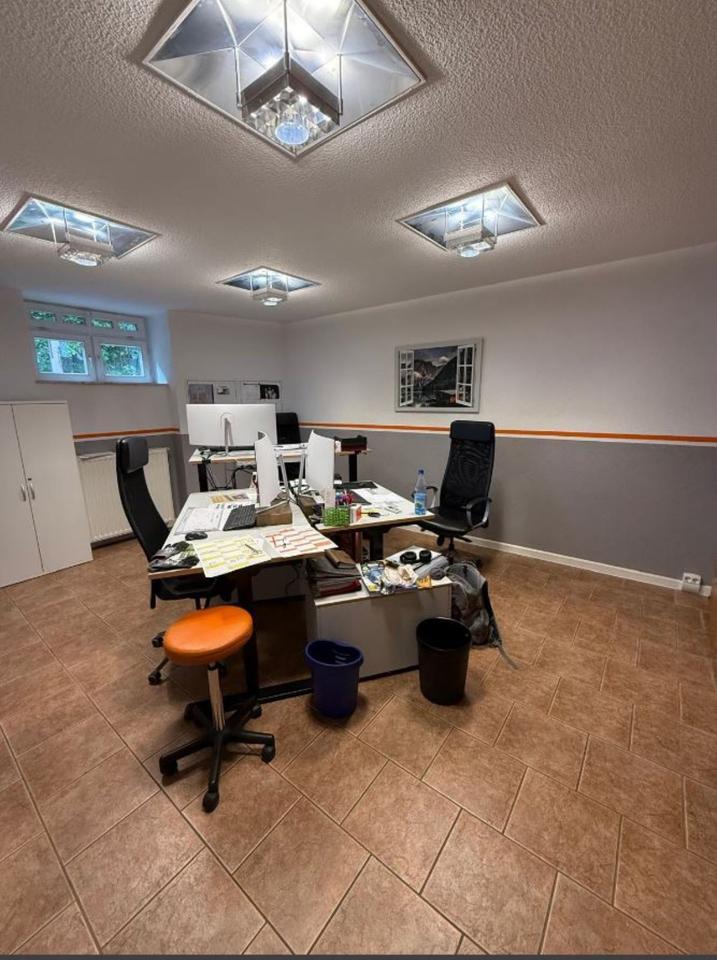 120qm Büro oder Praxisräume Erfurt Süd in Villa mit Parkplätzen