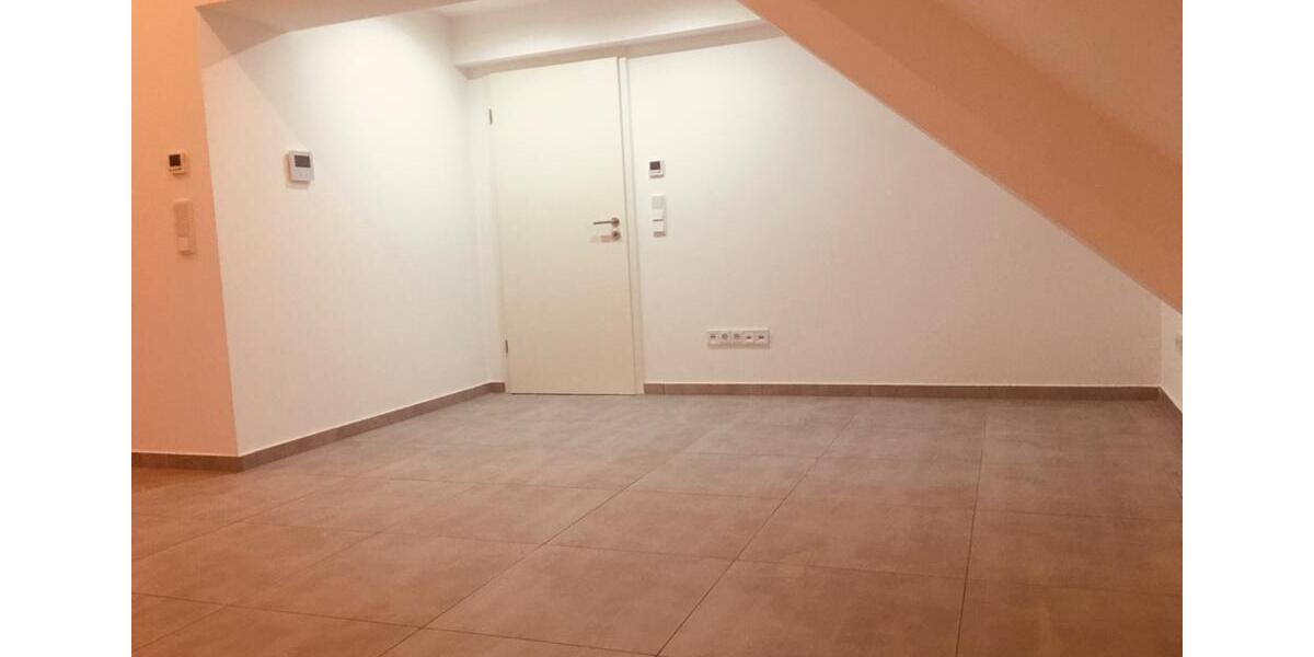 Dachgeschoßwohnung Volkach - 3.5 Zimmer, 80 m&sup2;, 899&euro; | Angebot:24415550