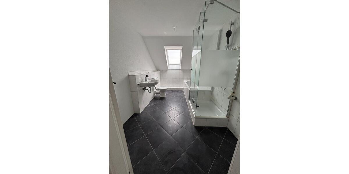 Dachgeschoßwohnung Pfeffenhausen - 2 Zimmer, 75 m&sup2;, 990&euro; | Angebot:26429652