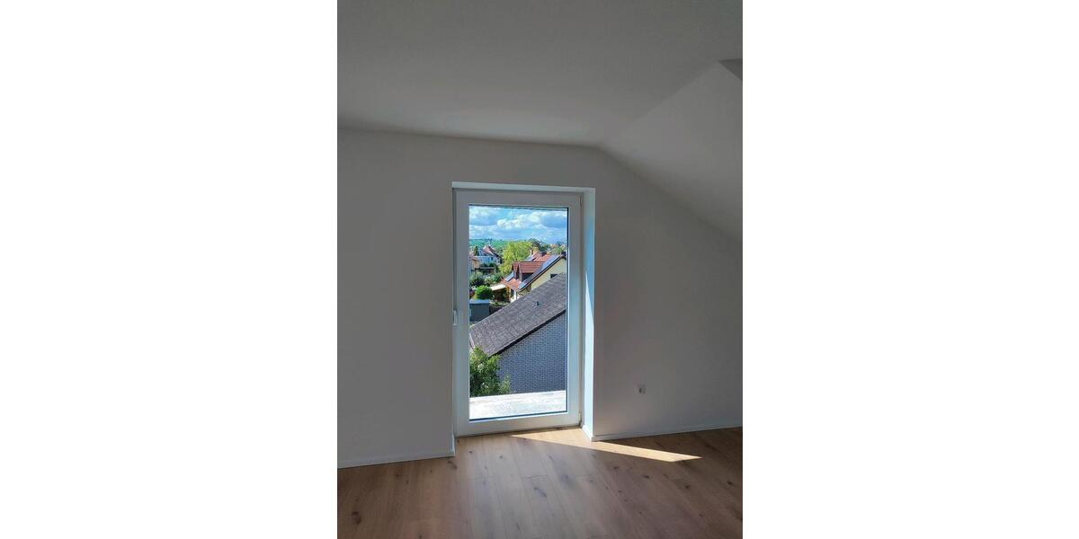 Dachgeschoßwohnung Dettelbach - 2.5 Zimmer, 83 m&sup2;, 950&euro; | Angebot:25516228