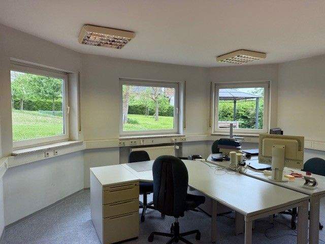 Gewerbeobjekt Roes - 400&euro; | Angebot:25879711