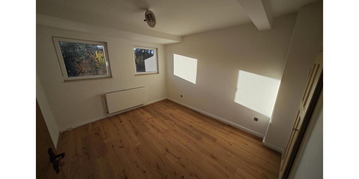 Gepflegte 4-Zimmer Doppelhaushälfte mit Garage in Hannover-Leinha 4 zimmer